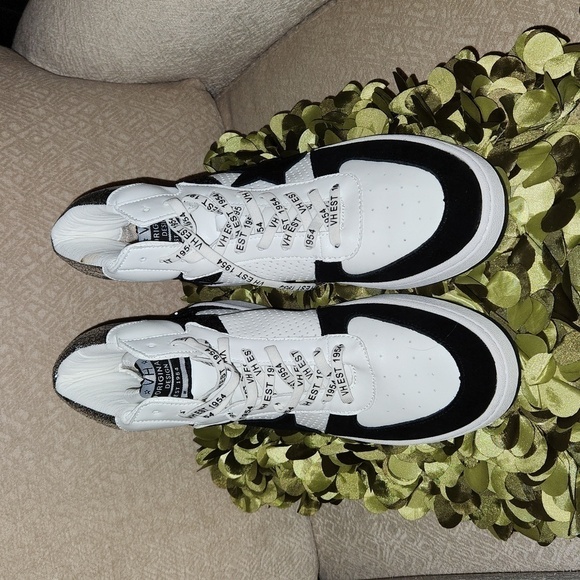 NWOB Vintage Havana White Leather w/Black Suede Trim High Tops  & Star-Size 11﻿﻿ - Picture 2 of 5